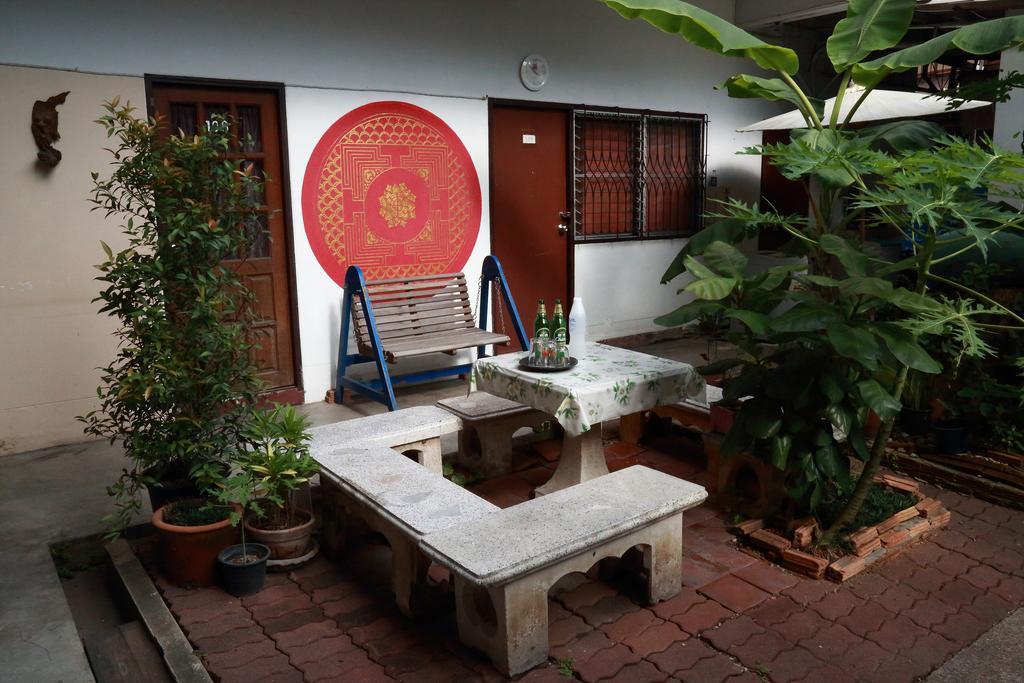 Neo Court Hotell Chiang Mai Exteriör bild
